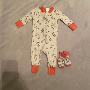 6-9m 60cm Hanna Andersson Mushroom Pajamas with matching socks